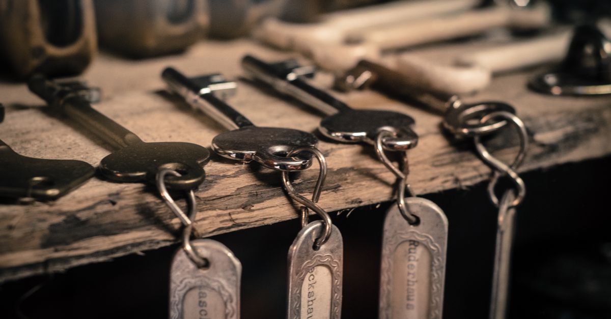 How Keyed-Alike and Master Key Systems Work — The Core Architecture — Avondale Chicago Locksmith
