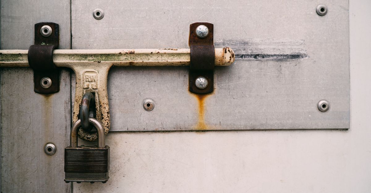 Emergency Locksmith Response: Why Speed Matters After a Break-In — Avondale Chicago Locksmith