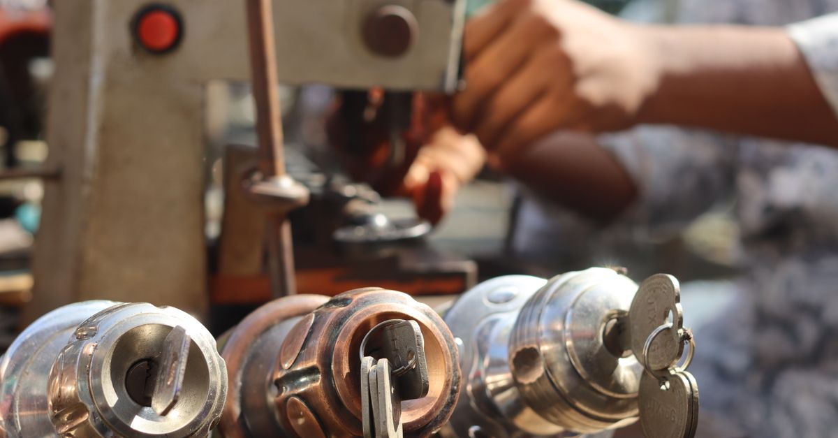 Just moved in? A new-home security checklist worth doing on day one — Avondale Chicago Locksmith