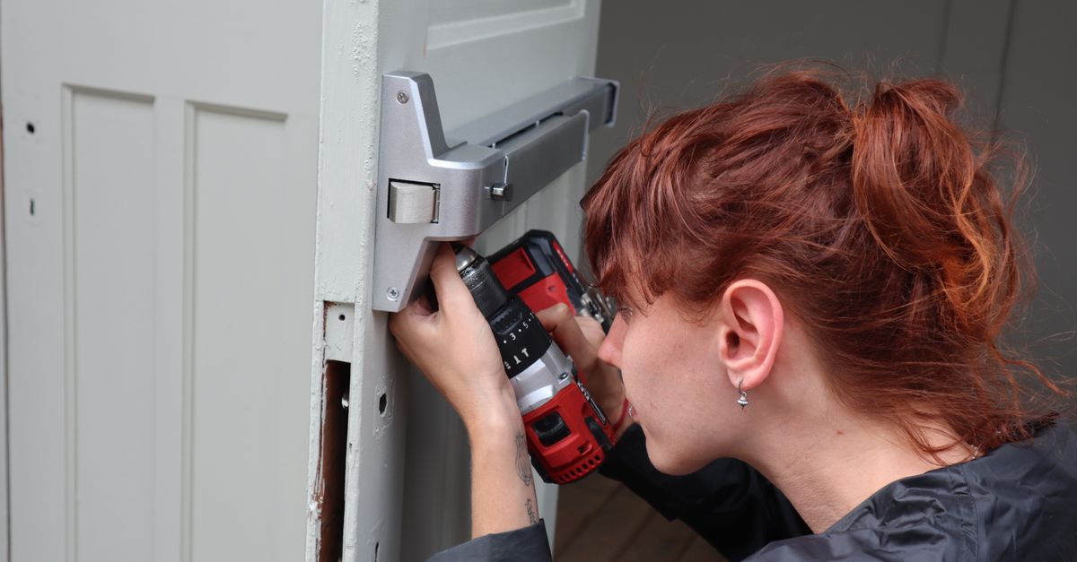 Residential, Commercial, and Emergency Locksmith Services for Knob Locks in Chicago — Avondale Chicago Locksmith